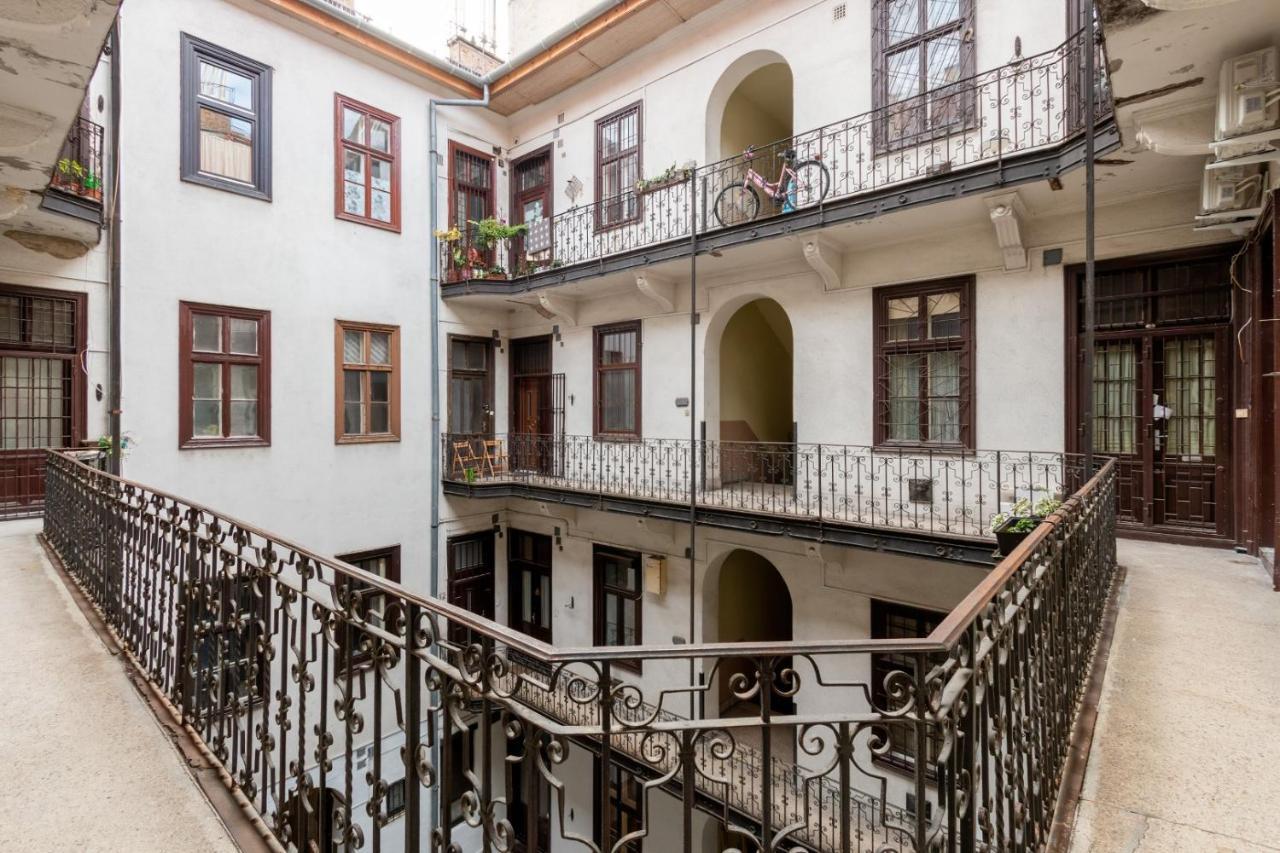 Emily'S Lovely Place Budapest Esterno foto